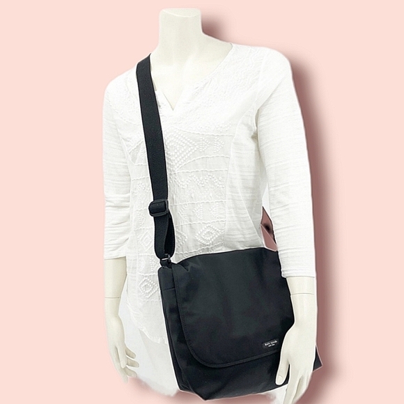 KATE SPADE PURSE - Picture 1 of 16